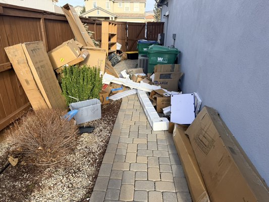 Yard and house clean ups and clear outs available! - All cleaning clean up and clear outs of homes, businesses, yards garages, warehouses etc. we also offer handyman services. Yard and house clean ups and clear outs available! - All cleaning clean up and clear outs of homes, businesses, yards garages, warehouses etc. we also offer handyman services.