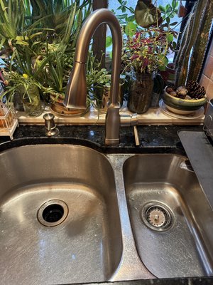 Installing a faucet in the kitchen - Installing a faucet in the kitchen Installing a faucet in the kitchen - Installing a faucet in the kitchen