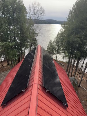 Amherst, QC - 12 x Longi Solar Panels
Off grid system