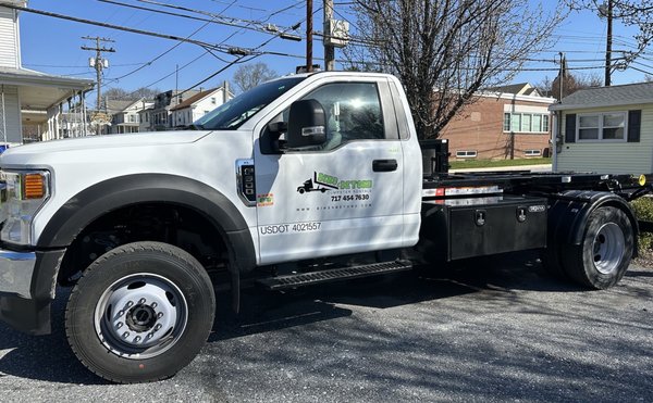 Spring cleanout and haul away - We provide both hauling and cleanout services, so no matter the size of the job, we are ready to help you in getting rid of your excess trash and junk. Spring cleanout and haul away - We provide both hauling and cleanout services, so no matter the size of the job, we are ready to help you in getting rid of your excess trash and junk.