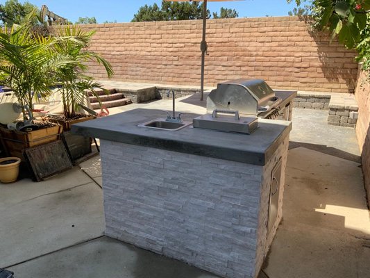 Outdoor Kitchen - Outdoor Kitchen