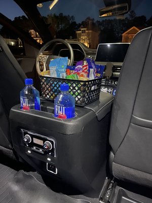 Everyone gets the celebrity treatment! - You will not have to touch a single door or lift any luggage. We will open and close every door for you, handle your luggage with care so you can sit back, relax, and enjoy the celebrity treatment. Complimentary Fiji water and snacks provided as well! Everyone gets the celebrity treatment! - You will not have to touch a single door or lift any luggage. We will open and close every door for you, handle your luggage with care so you can sit back, relax, and enjoy the celebrity treatment. Complimentary Fiji water and snacks provided as well!