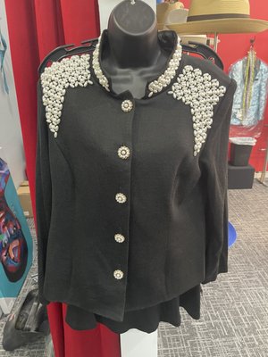 Women's Clothing - Top2bottom provides men and women clothing. including accessories, my primary focus is on one of a kind, high quality hard to find sizes that accommodates most any budget. I personally design for individuals, weddings and proms. I made sure every customer leaves my store looking amazing and feeling confident. If your cloths in not becoming to you- you need to becoming to me.