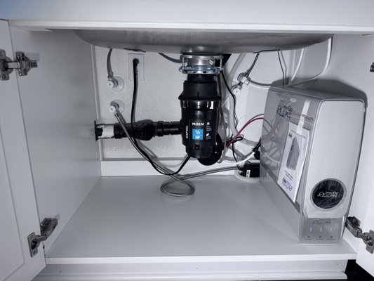 Tankless Reverse Osmosis System - InterFlo QuadPro SST - InterFlo QuadPro SST provides three glasses of clean drinking water to every one glass of reject water, a significant increase compared to a typical RO system that produces 4-5 glasses of reject water for every one glass of clean water. Tested and certified by WQA against NSF/ANSI 58 and CSA B483.1 for the reduction of claims specified on the Performance Data Sheet and at WQA.org. Conforms to NSF/ANSI 58 for Pentavalent Arsenic Reduction.