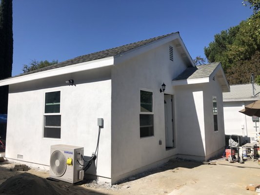 Detached ADU New Construction In Woodland hills, Ca. - This new Construction detached Adu one bedroom including new Kitchen and new bathroom with mini split AC unit is only 400  Square Foot but look bigger.