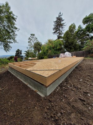Addition Foundation y Excavation Street 7938 Hillmont Dr Oakland, Ca 94605 - Addition of a house, contract was for Leveling the land, Excavation, Compaction of the area, Concrete foundation or base, Work was carried out with engineering plans and there was an inspection by the city of Okland