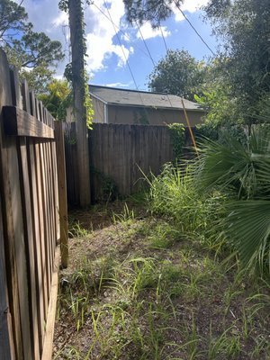 Fence rebuild 2024 - Old fence in bad shape. restored. Fence rebuild 2024 - Old fence in bad shape. restored.