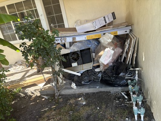 Construction and demolition - A fast and pleasant job of demolition and disposal of construction waste Construction and demolition - A fast and pleasant job of demolition and disposal of construction waste