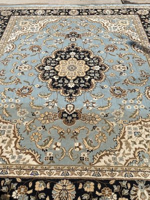 Residential area rug cleaning - If you are looking for A-class area rug cleaning for your home or vacation rental, then you are in luck – Ed’s Cleaning has exactly that. Our locally owned small business is cleaning the Big Island since 1991 and employs only certified professionals. We know just how important it is to have clean area rugs in your home or in your vacation rental. We have the means to do the job to the highest standard without any problem whatsoever.

Our goal is to help any resident out there. In particular, we have greatly developed our area rug cleaning portfolio over the years to include cleaning for a diverse set of clients. Contact us when you need us to address the job in:

Residential homes, Offices, Schools, Hotels, Commercial buildings
Accommodation (Hotels, Resorts, Vacation Rentals) and Retail spaces.
With us on your side, all of the carpets, tile, upholstery, mattresses in the area will improve their looks and appear as good as new. Such is the effect of our residential carpet cleaning service that you and everyone else in the area will immediately notice the difference.