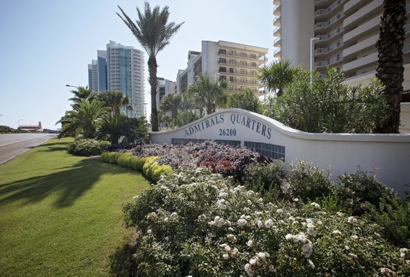 Gulf Coast Condominium Commercial Landscaping - JubileeScape provides comprehensive Landscape Construction and Maintenance for a number of the most prestigious condominium properties along the Gulf Coast. We ensure stellar entrances and grounds, palm tree installation and maintenance and seasonal color year-round. Gulf Coast Condominium Commercial Landscaping - JubileeScape provides comprehensive Landscape Construction and Maintenance for a number of the most prestigious condominium properties along the Gulf Coast. We ensure stellar entrances and grounds, palm tree installation and maintenance and seasonal color year-round.
