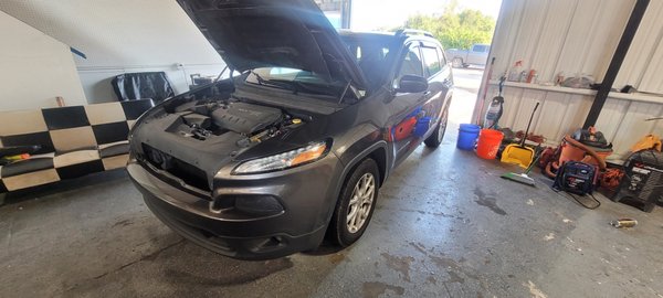 Jeep Oil change, brake fluid flush and coolant flush - Oil change
coolant flush and brake fluid flush. Jeep Oil change, brake fluid flush and coolant flush - Oil change
coolant flush and brake fluid flush.