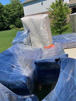 Local Moving - Why choose us?
Because we are here to help you every step of the way with your upcoming move. Don't worry about lifting those heavy pieces of furniture and those countless boxes, let our experienced and fully trained professional movers do it for you so you can focus on getting settled into your new place. Local Moving - Why choose us?
Because we are here to help you every step of the way with your upcoming move. Don't worry about lifting those heavy pieces of furniture and those countless boxes, let our experienced and fully trained professional movers do it for you so you can focus on getting settled into your new place.