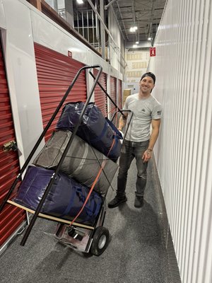 • Student Move & Storage Solution -Syracuse Campus - A Syracuse University student reached out to us just before finals week, needing help moving out of her on-campus housing for summer break. With exams around the corner, she didn’t want the added stress of packing or relying on friends for help. A few days later, our crew arrived and carefully packed and moved all her belongings into storage, allowing her to stay focused on school while we handled the heavy lifting. Smooth, stress-free, and right on schedule—just how we like it. • Student Move & Storage Solution -Syracuse Campus - A Syracuse University student reached out to us just before finals week, needing help moving out of her on-campus housing for summer break. With exams around the corner, she didn’t want the added stress of packing or relying on friends for help. A few days later, our crew arrived and carefully packed and moved all her belongings into storage, allowing her to stay focused on school while we handled the heavy lifting. Smooth, stress-free, and right on schedule—just how we like it.