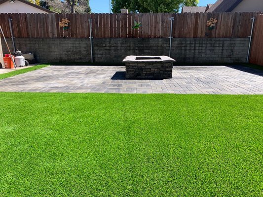 Artificial Turf & Paver Project - We work with Southern California & Texas residents to design and install driveway, walkway, and full yard landscapes with pavers. An excellent addition to any outdoor patios, our pavers provide designer style and lasting durability. We offer a wide variety of designs and finishes for you to personalize your landscaping to preference.