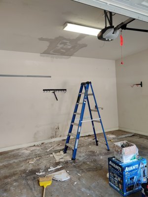 Epoxy Flooring - Garage epoxy floor installation Epoxy Flooring - Garage epoxy floor installation
