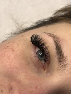Ready to have lashes that last you 4 weeks or more? Book with an experienced lash tech of over 7 years! - Call now to learn more!