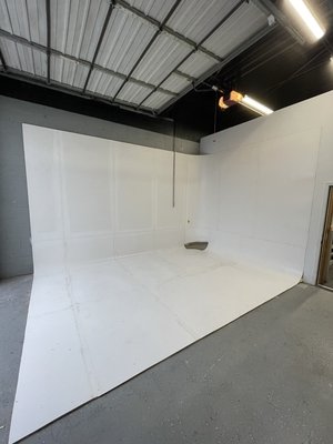 Cyclorama wall installation for a photo studio - Cyclorama wall installation for a photo studio Cyclorama wall installation for a photo studio - Cyclorama wall installation for a photo studio