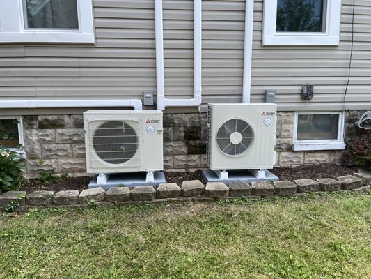 4-ZONE MITSUBISHI INSTALL, 3-DUCTLESS AND 1-DUCTED - 4-ZONE MITSUBISHI INSTALLATION. One 3-zone 24,000BTU ductless to a 3-zone HP servicing the first floor. One 1-zone 24,000BTU DUCTED AIR-HANDLER in attic and a 2-TON HP for the ODU. 4-ZONE MITSUBISHI INSTALL, 3-DUCTLESS AND 1-DUCTED - 4-ZONE MITSUBISHI INSTALLATION. One 3-zone 24,000BTU ductless to a 3-zone HP servicing the first floor. One 1-zone 24,000BTU DUCTED AIR-HANDLER in attic and a 2-TON HP for the ODU.