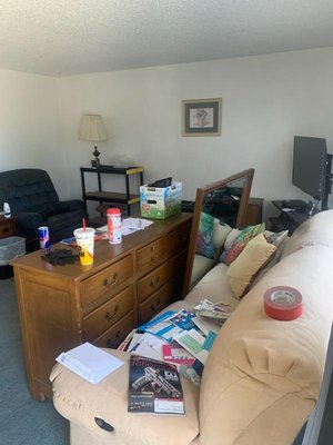 Real Estate Clean Out - This was a house clean out we conducted for a relator; he gave us a call and gave us the key. Real Estate Clean Out - This was a house clean out we conducted for a relator; he gave us a call and gave us the key.