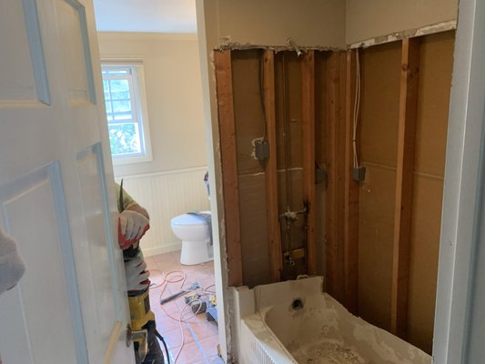 Low Cost Bathroom Remodel - This remodel was done with a quick turn around to accommodate the homeowners time restrictions. Budget friendly with fast results. Project completed in 7 days