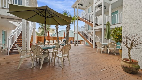 3 Story Beach Front - Our Three Story building is located directly on the beach. It consists of courtyard/interior rooms that have two queen beds as well as gulf front rooms that include three different layout options. Those gulf front layout options are as follows: 1st floor you will find one queen bed and sofa efficiency room, 2nd floor will have two queen bed efficiency rooms and 3rd floor will have a king bed and sofa efficiency room. All rooms in the three story building include kitchenettes with a full size refrigerator, four eye stove top, oven, microwave, toaster and standard coffee maker. 3 Story Beach Front - Our Three Story building is located directly on the beach. It consists of courtyard/interior rooms that have two queen beds as well as gulf front rooms that include three different layout options. Those gulf front layout options are as follows: 1st floor you will find one queen bed and sofa efficiency room, 2nd floor will have two queen bed efficiency rooms and 3rd floor will have a king bed and sofa efficiency room. All rooms in the three story building include kitchenettes with a full size refrigerator, four eye stove top, oven, microwave, toaster and standard coffee maker.