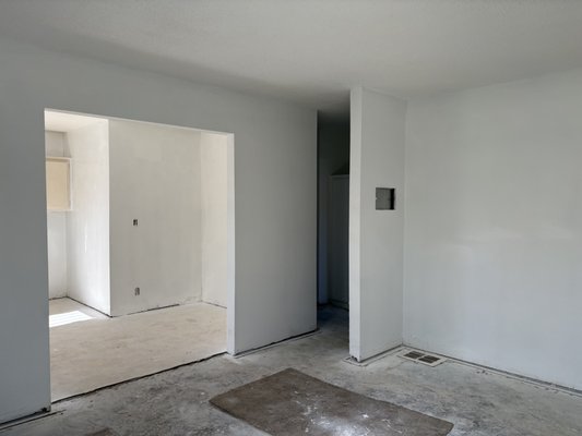 Apartment Painting - Apartment rental turnover project after long-term rental of previous tenant. Work included hardware removal, drywall patching and finishing, priming, and painting. Apartment Painting - Apartment rental turnover project after long-term rental of previous tenant. Work included hardware removal, drywall patching and finishing, priming, and painting.