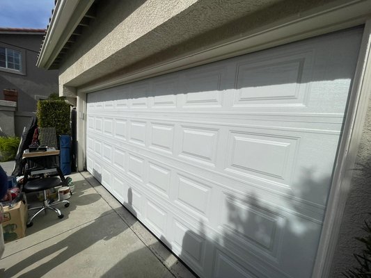 New Garage Door Installation - New residential garage door installation.
16x7 steel roll up garage door, short panel white with new moulding New Garage Door Installation - New residential garage door installation.
16x7 steel roll up garage door, short panel white with new moulding