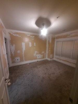 Interior Painting - Projects required painting of ceilings, walls, trim, and baseboards. Interior Painting - Projects required painting of ceilings, walls, trim, and baseboards.
