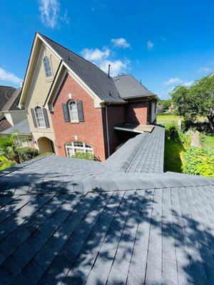Shingle Roof Replacement - Removal of Ol damaged shingles and Installation of new 30-Yearshingles in Sugarland Area. Shingle Roof Replacement - Removal of Ol damaged shingles and Installation of new 30-Yearshingles in Sugarland Area.