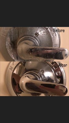 HS cleaning services - Shower cleaning details.