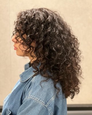Bianca Garcia - Hey! I’m Bianca! I’m a NYC native taking LA for a spin. I have about 10 years in the industry. I trained at Bumble and Bumble with straight edge razor techniques as well as shear work. I’m a curly specialist working with all fabrics. I love when my haircuts have structure at the perimeter but lots of movement and texture throughout. My favorite part of the service is the finish. I love a good blow dry! I can’t wait to see you all in my chair!