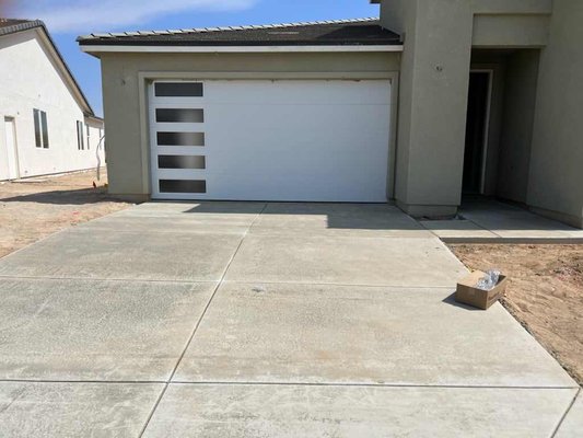 New Garage Door Installation in Fresno CA - Installed A new garage door