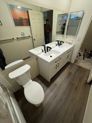 Bathroom renovation - This project was completed in one day. We dismantled the old floor, vanity, and mirror, installed new sinks, connected the plumbing, and laid a new floor. By choosing us, you receive quality service, quick execution of work, and excellent prices! Bathroom renovation - This project was completed in one day. We dismantled the old floor, vanity, and mirror, installed new sinks, connected the plumbing, and laid a new floor. By choosing us, you receive quality service, quick execution of work, and excellent prices!