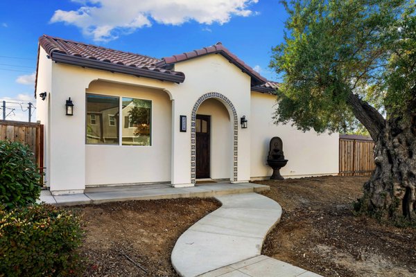 Spanish ADU - 684 SQFT - A stunning Spanish-style ADU featuring mosaic tile detail and a charming front fountain. Designed to complement the main home and enhance curb appeal — 1 bed, 1 bath.