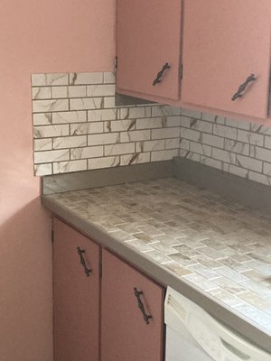 Lori Painted her house and tiled her kitchen and back splash - This Kitchen was a quick and fun project. Lori Painted her house and tiled her kitchen and back splash - This Kitchen was a quick and fun project.