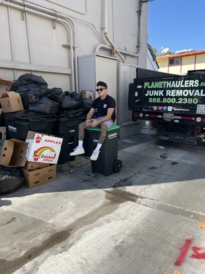 Business trash pick up - A local business reached out to us for an emergency pick up. Their trash cans were over filled and we came to the rescue same day.