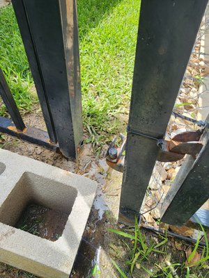 Gate Repair - Welding
Alignment adjustment
Touch-up paint Gate Repair - Welding
Alignment adjustment
Touch-up paint