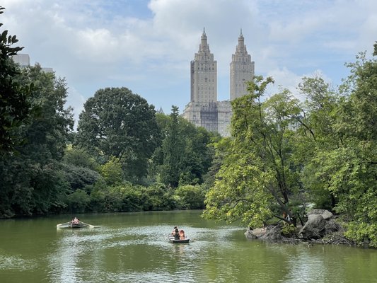 Guided Central Park Walking Tour - Explore one of New York City's most famous attractions–Central Park! The 843 acres are a lot to wander through alone, so stroll with us on a guided tour through New York City's backyard. Our tour is jam-packed with historical, artistic, and botanical information with a big side of funny stories from a historian local guide! Guided Central Park Walking Tour - Explore one of New York City's most famous attractions–Central Park! The 843 acres are a lot to wander through alone, so stroll with us on a guided tour through New York City's backyard. Our tour is jam-packed with historical, artistic, and botanical information with a big side of funny stories from a historian local guide!