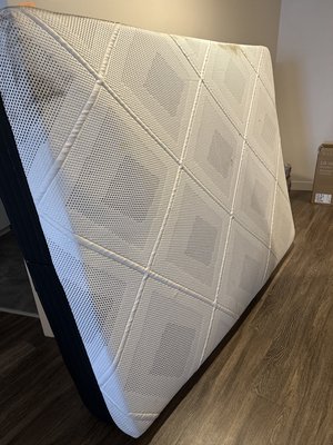 Mattress Cleaning - Memory foam mattress cleaning.