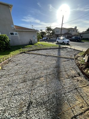 San Diego Driveway replaced - This was driveway came out very nice. 4 inch thick concrete with #3 rebar 18 inches on center.