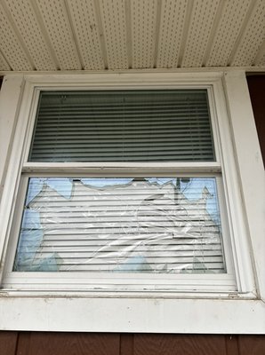 Window glass and front door replacement - Someone broke all off the windows and the front door on this customers house. Links glass came and fixed it all back to normal in a Timely and professional manner! Window glass and front door replacement - Someone broke all off the windows and the front door on this customers house. Links glass came and fixed it all back to normal in a Timely and professional manner!