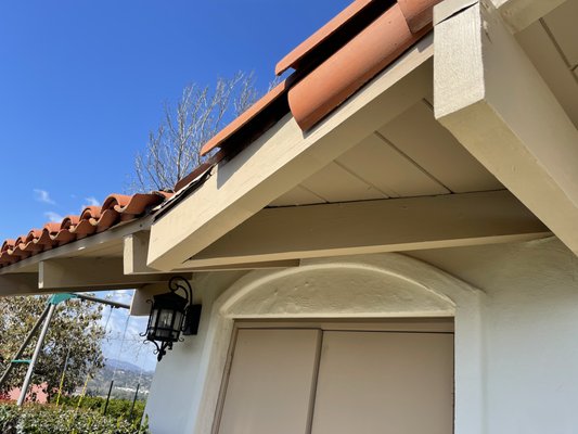 Fascia and Eaves Repairs - Fascia and eaves repairs involve fixing any damage or deterioration to the fascia board and eaves of a building. The fascia is a horizontal board that is attached to the ends of the roof rafters and serves as a protective layer against the elements. The eaves are the lower edges of the roof that project beyond the side of the building.
Repairs may be necessary if the fascia has become damaged by water, rot, or insects, or if the eaves have become loose or have gaps that allow water to enter the building. Repairs may involve replacing damaged boards, sealing and painting the fascia and eaves, or adding flashing or gutter guards to prevent future damage.
Proper maintenance and timely repairs of the fascia and eaves are important for the structural integrity and weather resistance of a building. Ignoring these issues can lead to more serious and costly problems in the future. Fascia and Eaves Repairs - Fascia and eaves repairs involve fixing any damage or deterioration to the fascia board and eaves of a building. The fascia is a horizontal board that is attached to the ends of the roof rafters and serves as a protective layer against the elements. The eaves are the lower edges of the roof that project beyond the side of the building.
Repairs may be necessary if the fascia has become damaged by water, rot, or insects, or if the eaves have become loose or have gaps that allow water to enter the building. Repairs may involve replacing damaged boards, sealing and painting the fascia and eaves, or adding flashing or gutter guards to prevent future damage.
Proper maintenance and timely repairs of the fascia and eaves are important for the structural integrity and weather resistance of a building. Ignoring these issues can lead to more serious and costly problems in the future.