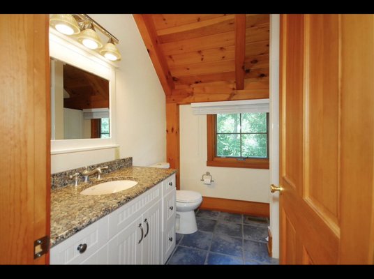Farmhouse cleaning. - Post-construction deep cleaning in a beautiful farmhouse. Farmhouse cleaning. - Post-construction deep cleaning in a beautiful farmhouse.