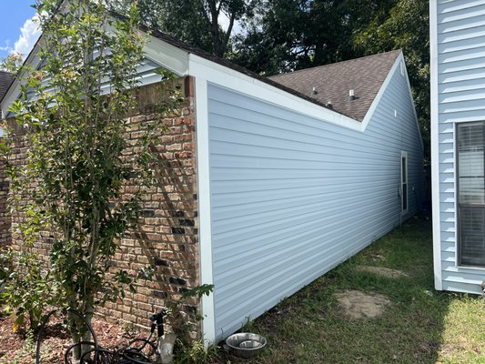 Siding - Vinyl siding has become a top choice among homeowners thanks to its affordability, weather resistance, low maintenance, and durability. For over 30 years, we’ve been enhancing both homes and lives with our siding solutions. Contact us today for a free estimate!