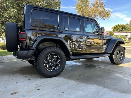 2022 Jeep wrangler rubicon paint corrected & ceramic coated. - This 2022 Jeep wrangler rubicon came in for a multi step paint correction & received a 5 year ceramic coating.