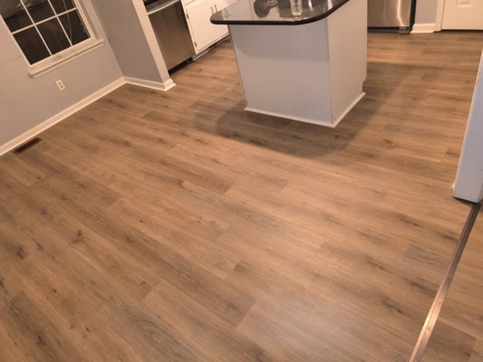 Kitchen and LIving Room demo and installation LVP - Want to upgrade the look of your home with luxury style flooring? We specialize in affordable LVP installation!!
24-48 hours installation timeline