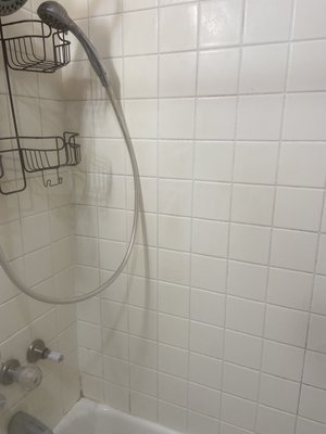Redlands home extensive deep clean w/tile and grout cleaning - This ckeaning was done in cluttered home that hadn’t been cleaned in over a year.
