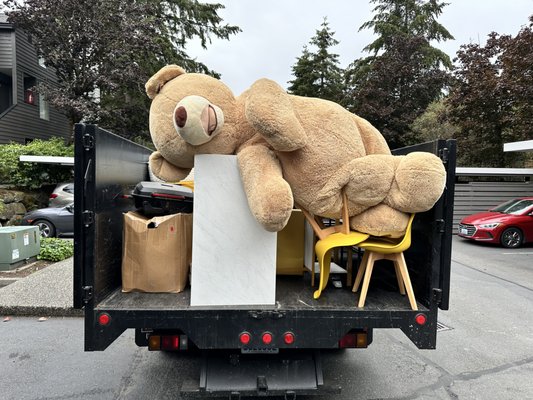 Move Out Cleanout - Client was moving out state and needed assistance with removing a couple of items. Move Out Cleanout - Client was moving out state and needed assistance with removing a couple of items.