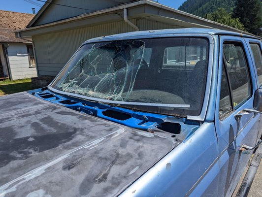 Ford truck windshield replacement - Mobile windshield replacement for an older Ford F-series pickup. Ford truck windshield replacement - Mobile windshield replacement for an older Ford F-series pickup.