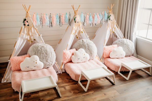 Slumber Party Themes - Dreamee Teepee slumber parties delivers the most magical and unforgettable experience for you, your child and your guests! 
Simply choose from one of our beautiful themes and our experts will take care of the rest! Please see our website for all themes. www.dreameeteepee.com